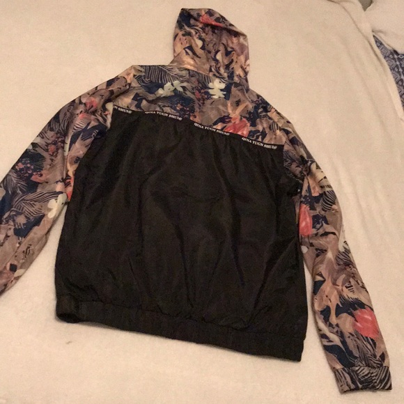 jacket - Picture 2 of 2
